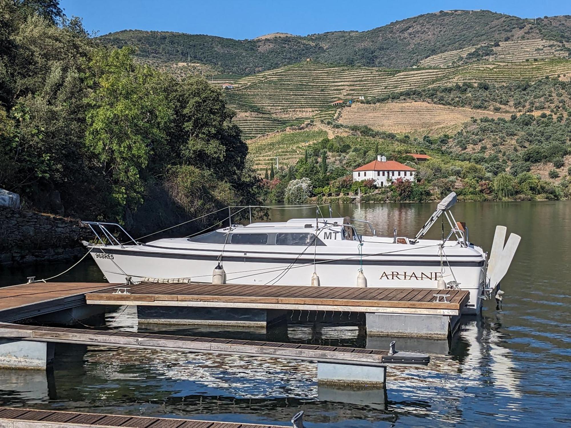 Douro Yacht Charter & Bungalows São João da Pesqueira Esterno foto