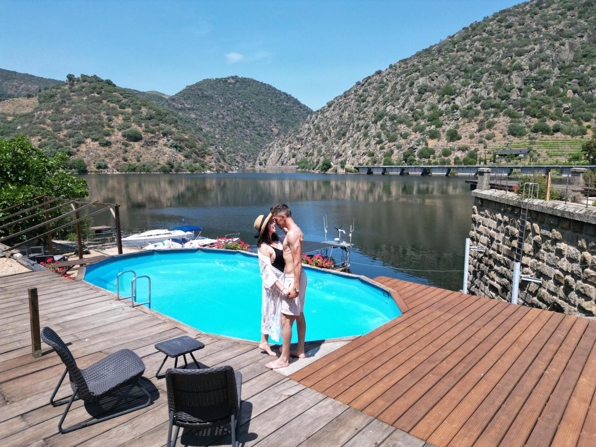 Douro Yacht Charter & Bungalows São João da Pesqueira Esterno foto
