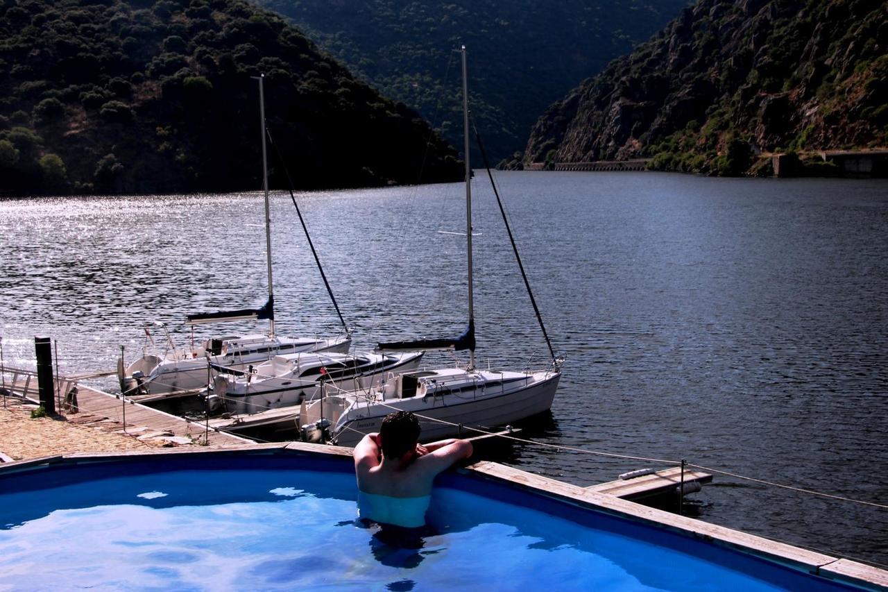 Douro Yacht Charter & Bungalows São João da Pesqueira Esterno foto