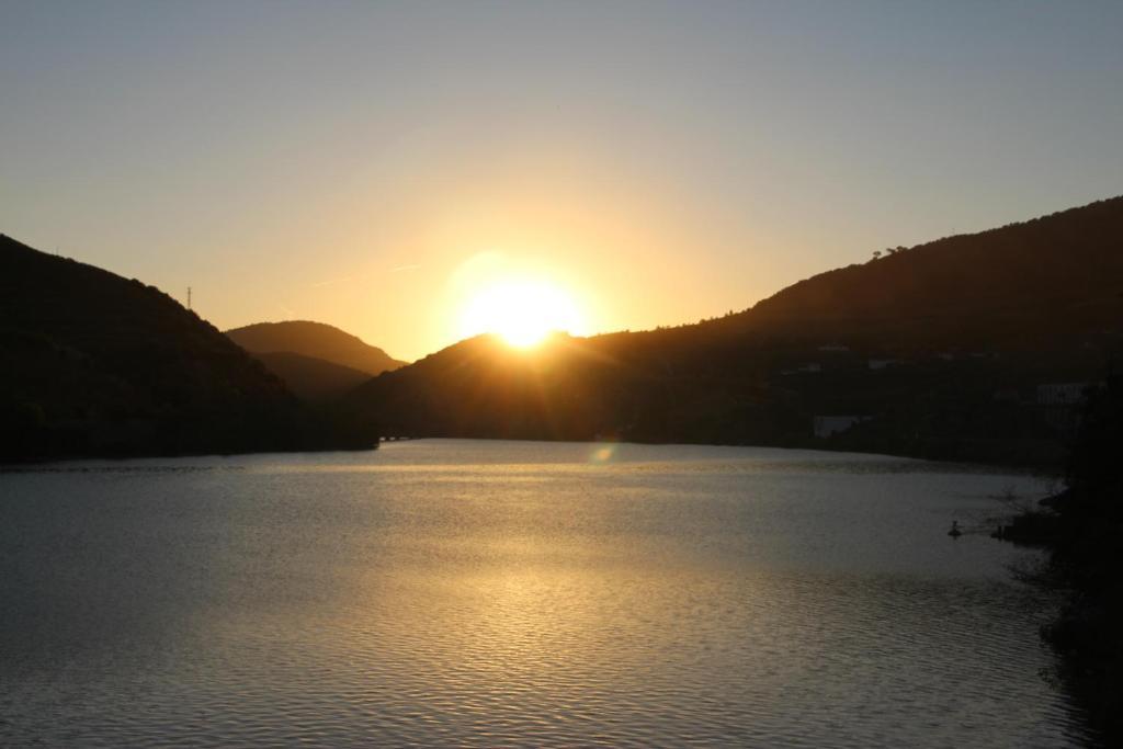 Douro Yacht Charter & Bungalows São João da Pesqueira Esterno foto